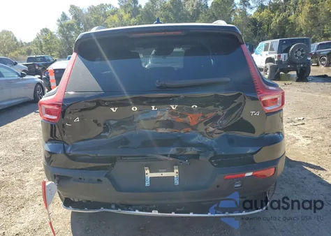 2020 Volvo Xc40 T4 Momentum z USA, uszkodzony, nr VIN YV4AC2HK0L2331213